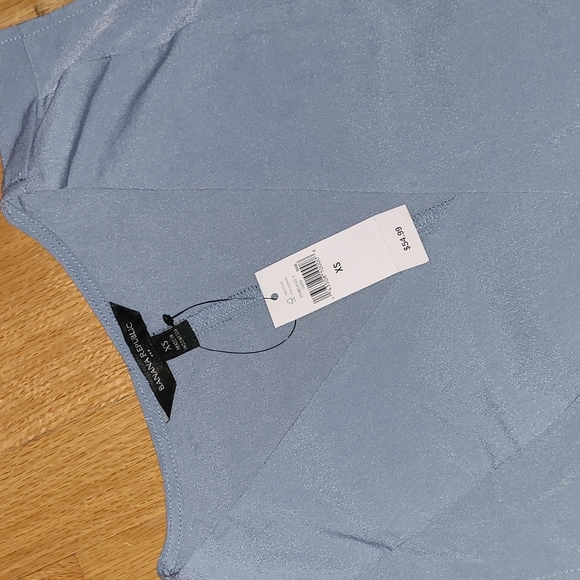 Banana Republic Flowy V-neck Overlap Tank - Picture 2 of 6